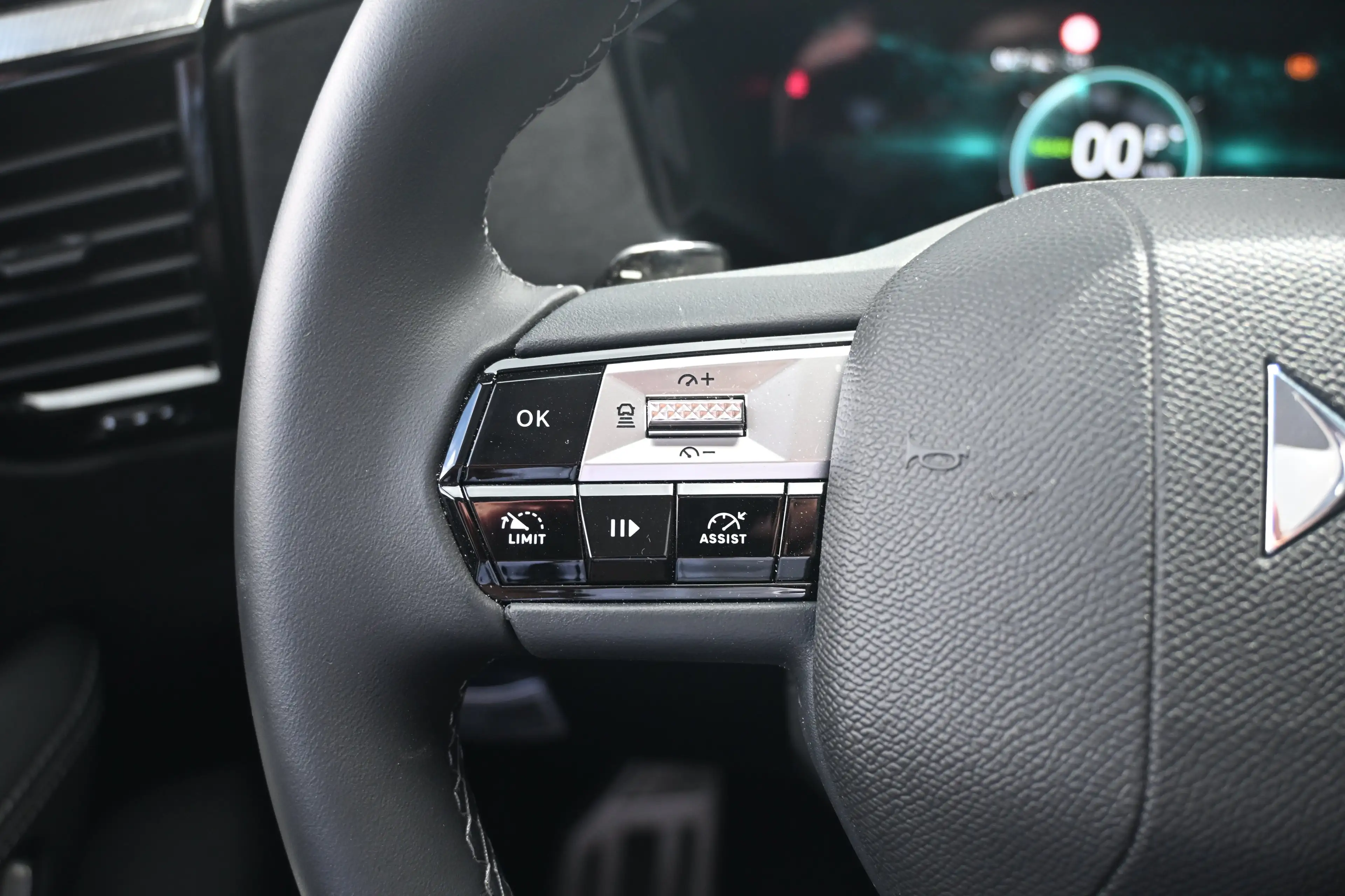 DS Automobiles DS 4 No E-Tense Etoile Absolute Comfort Tech Pack 58.3 — photo 15