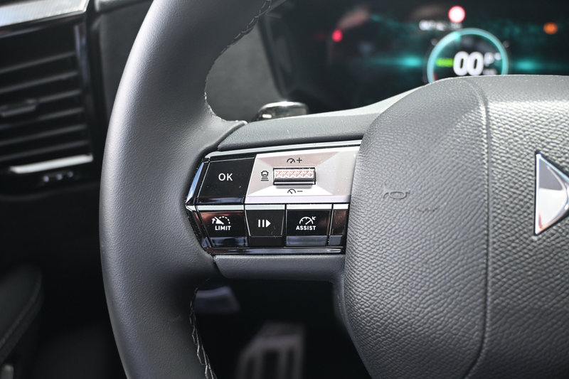 DS Automobiles DS 4 No E-Tense Etoile Absolute Comfort Tech Pack 58.3 — photo 15