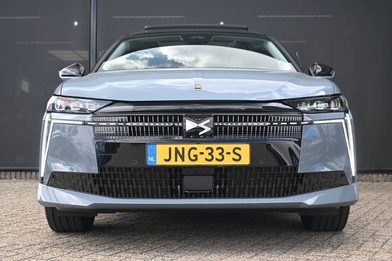 DS Automobiles DS 4 No E-Tense Etoile Absolute Comfort Tech Pack 58.3 — photo 4