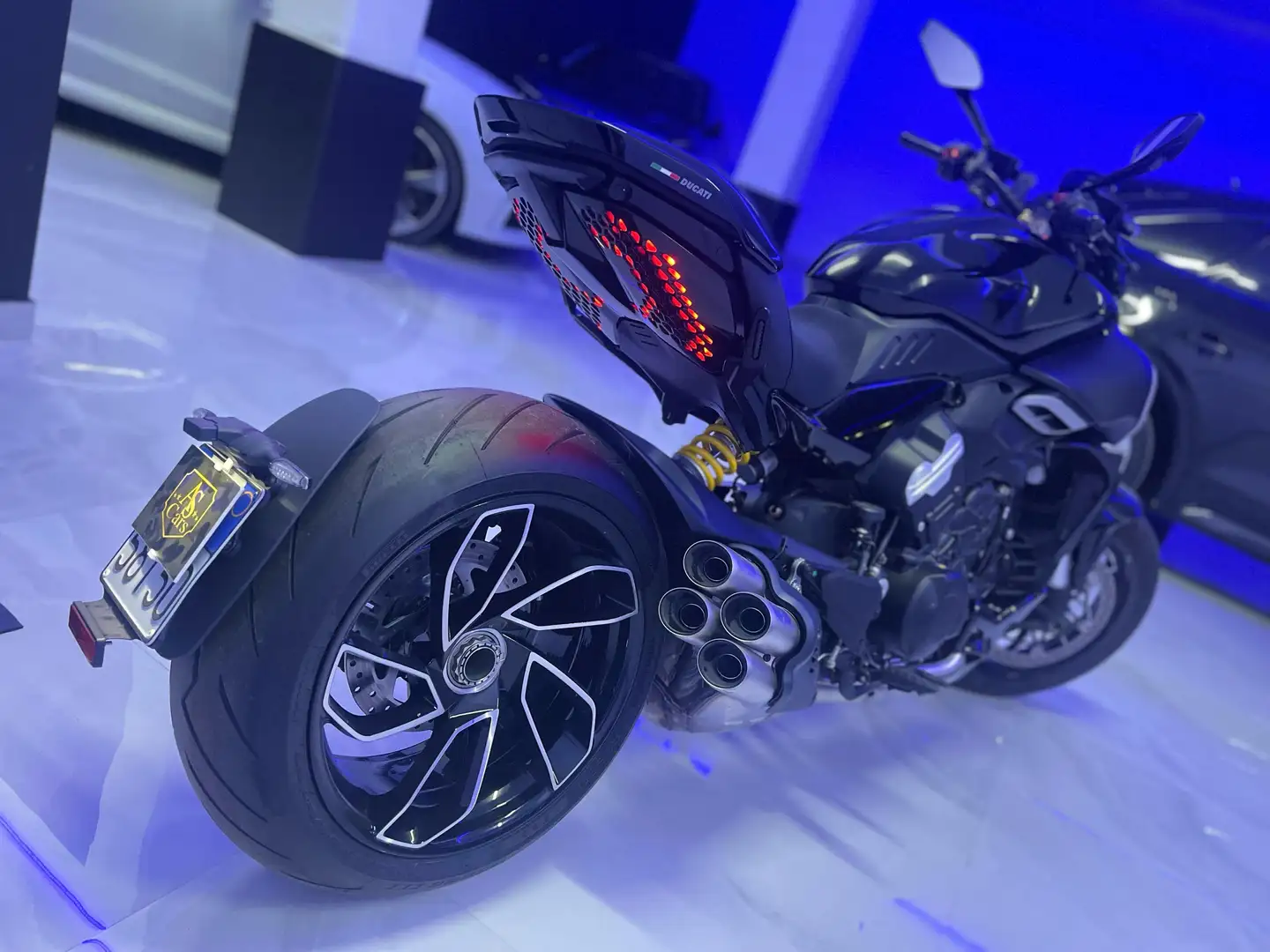 Ducati Diavel v4 Negro - 1