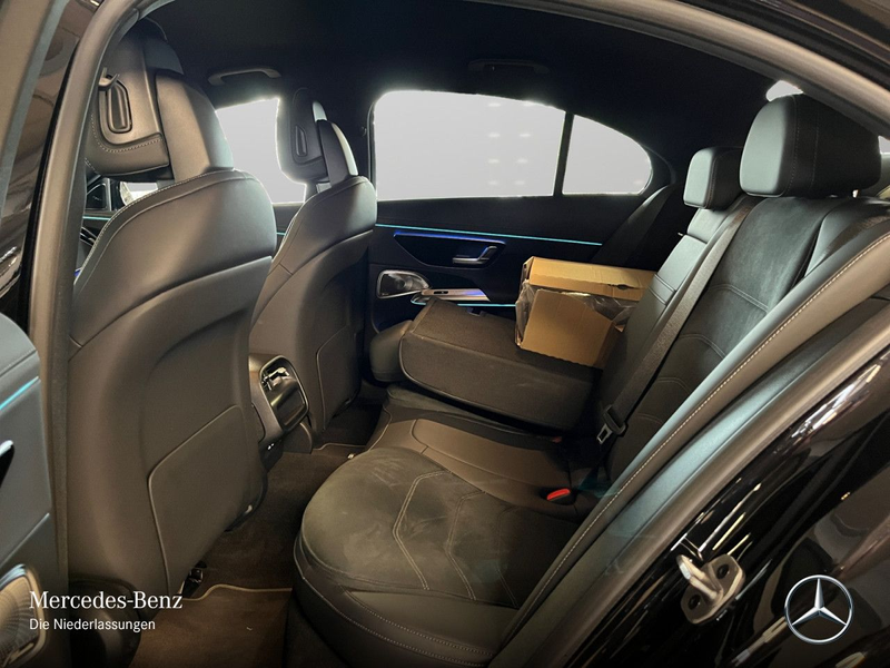 Mercedes-Benz E 220 d AMG WideScreen 360° Burmester Distr. AHK — photo 12