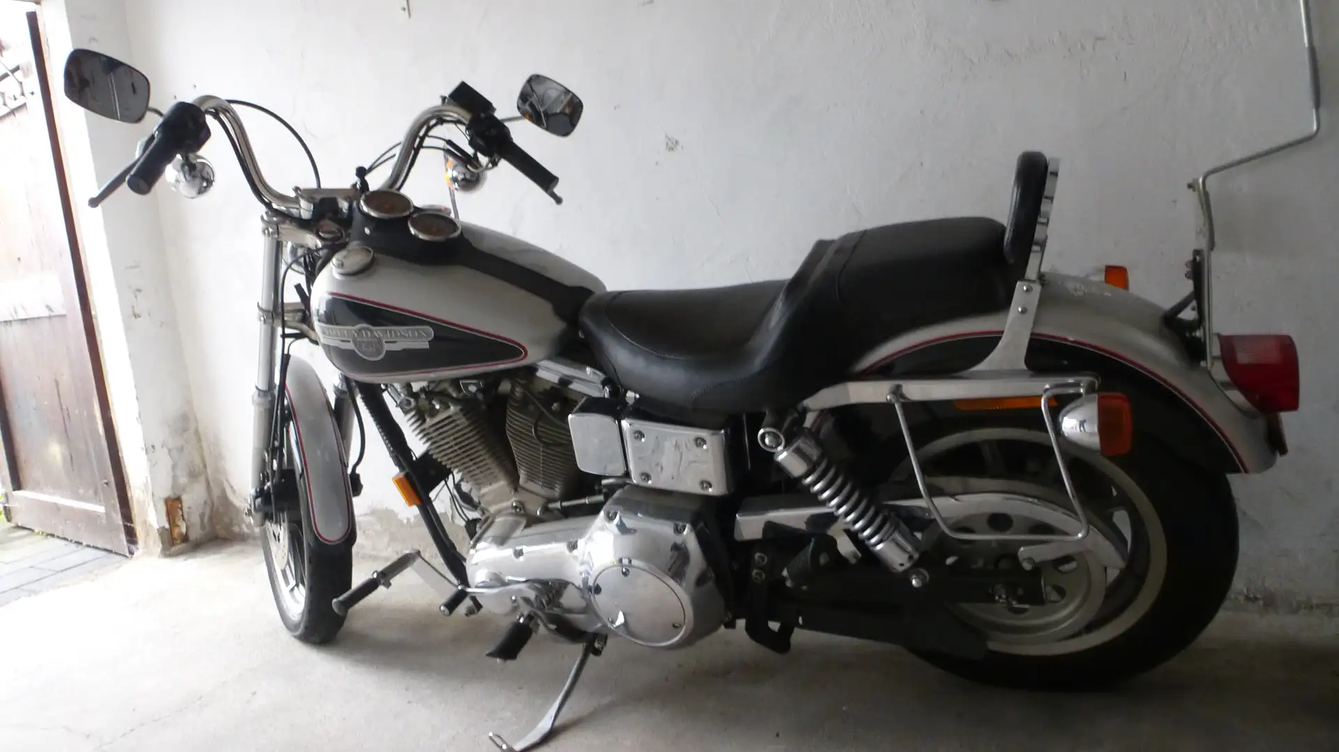 Harley-Davidson FXD FXDB Stříbrná - 2