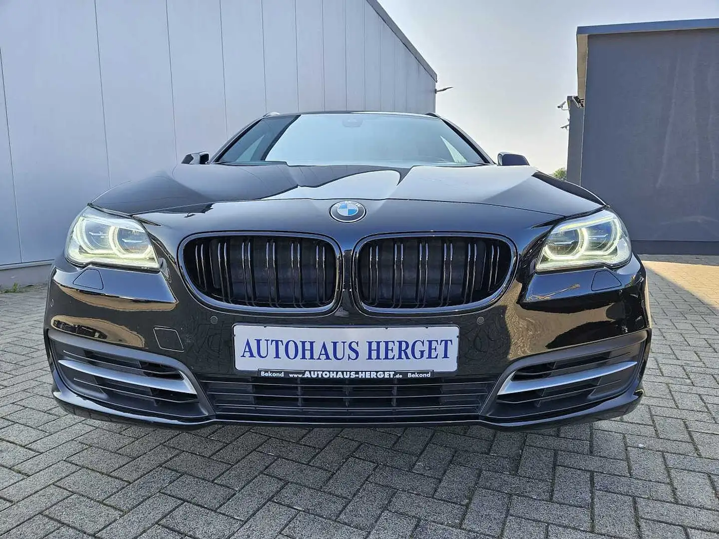 BMW 530 d xDrive Touring Sport-Aut. Shadow-Line/Leder/Navi Schwarz - 2