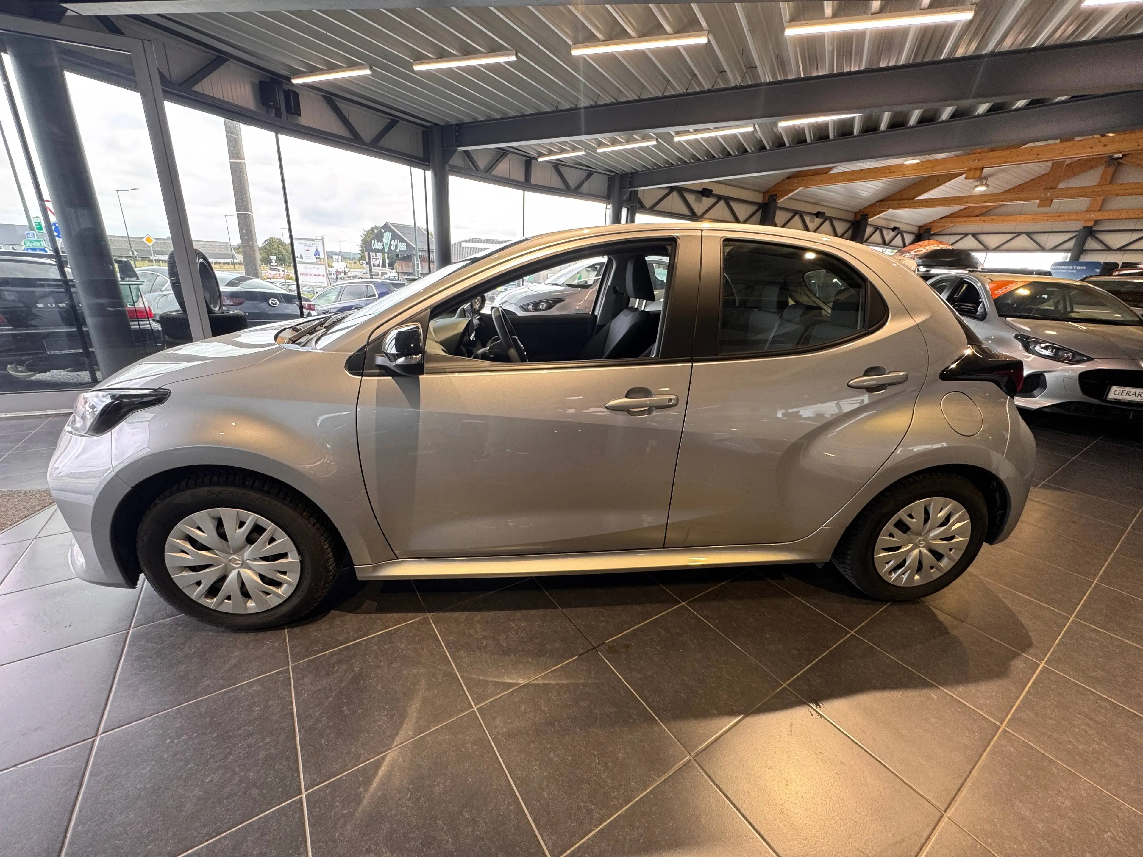 Mazda 2 2 Hybrid 1.5i VVT-i E-CVT Prime-Line Prime-Line — photo 4