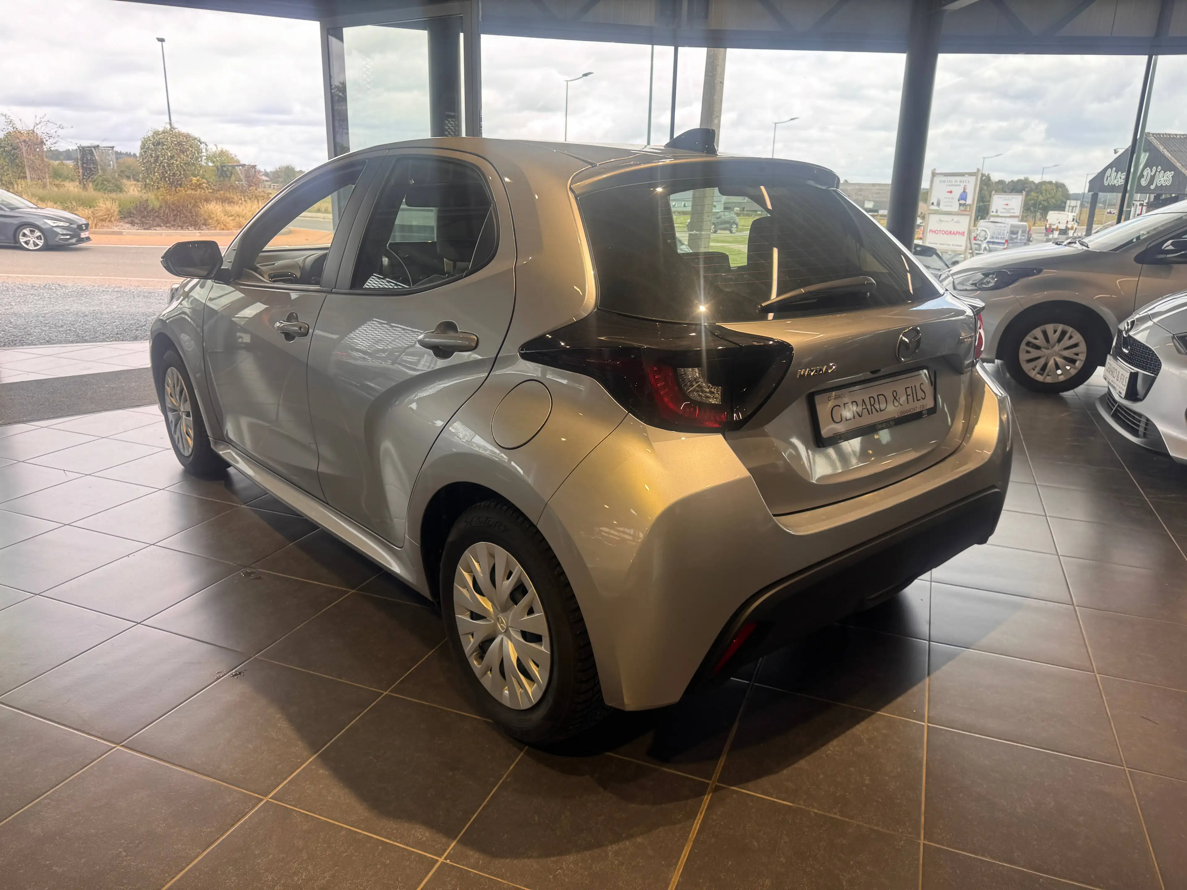 Mazda 2 2 Hybrid 1.5i VVT-i E-CVT Prime-Line Prime-Line — photo 5