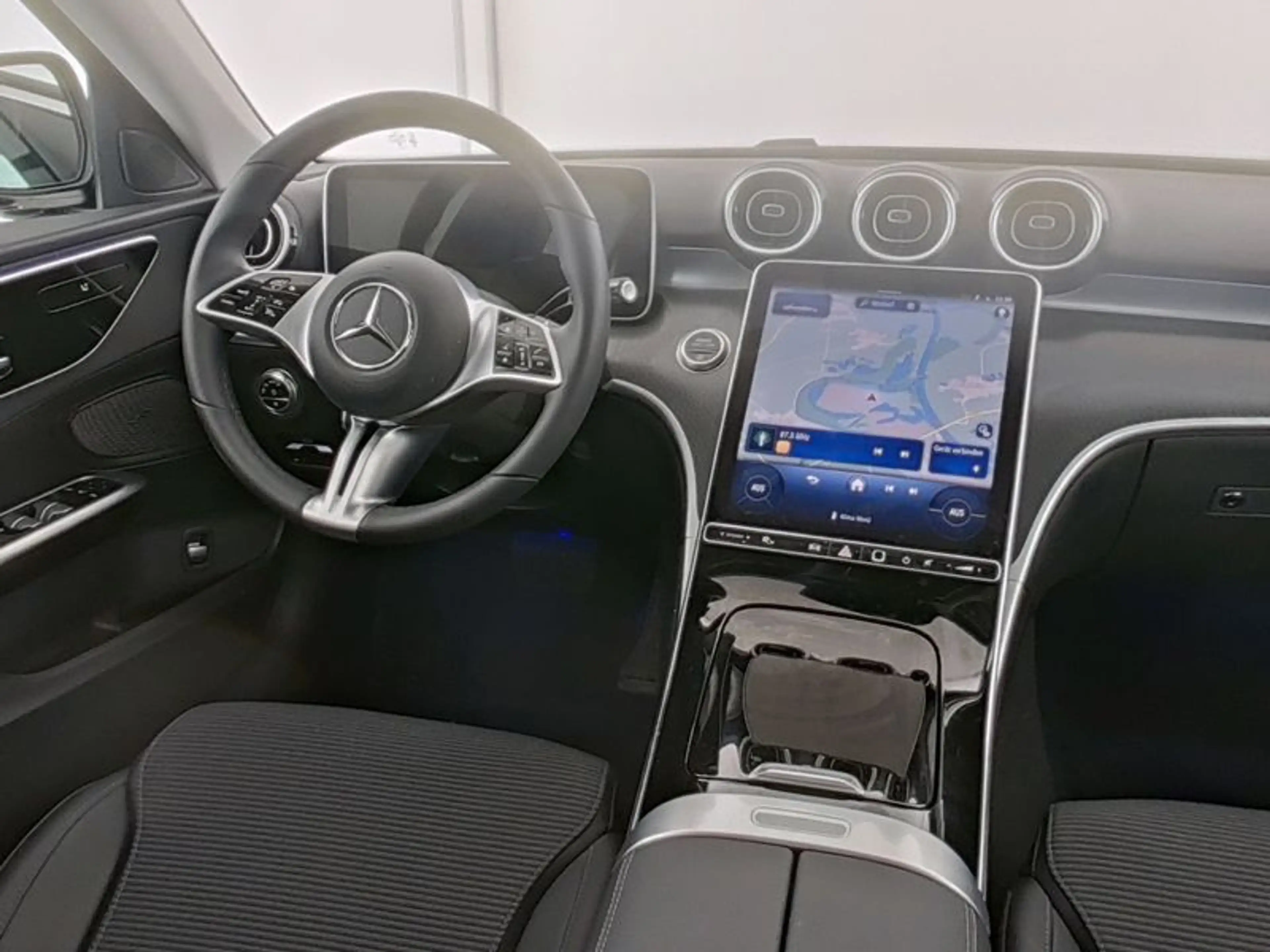 Mercedes-Benz C 200 AVANTGARDE|AMBIENTE|MBUX|SHZ|KAM|KEYL|LED — photo 6