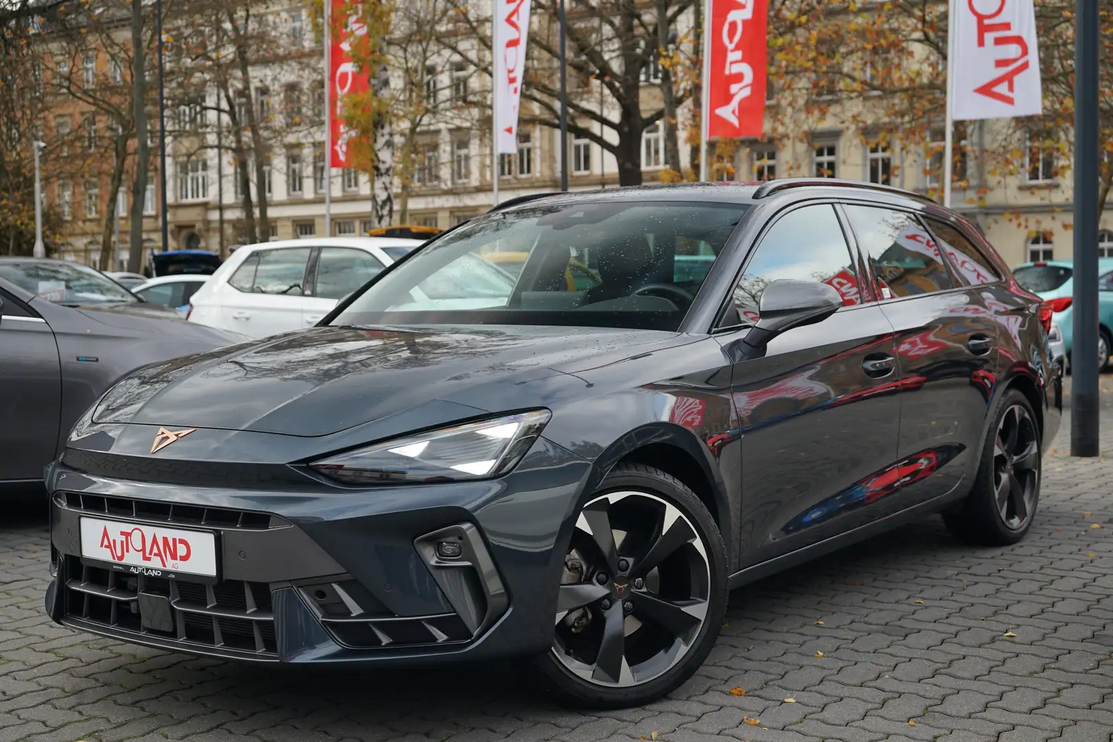 CUPRA Leon ST 1.5 eTSI DSG Facelift LED ACC Kamera Šedá - 2