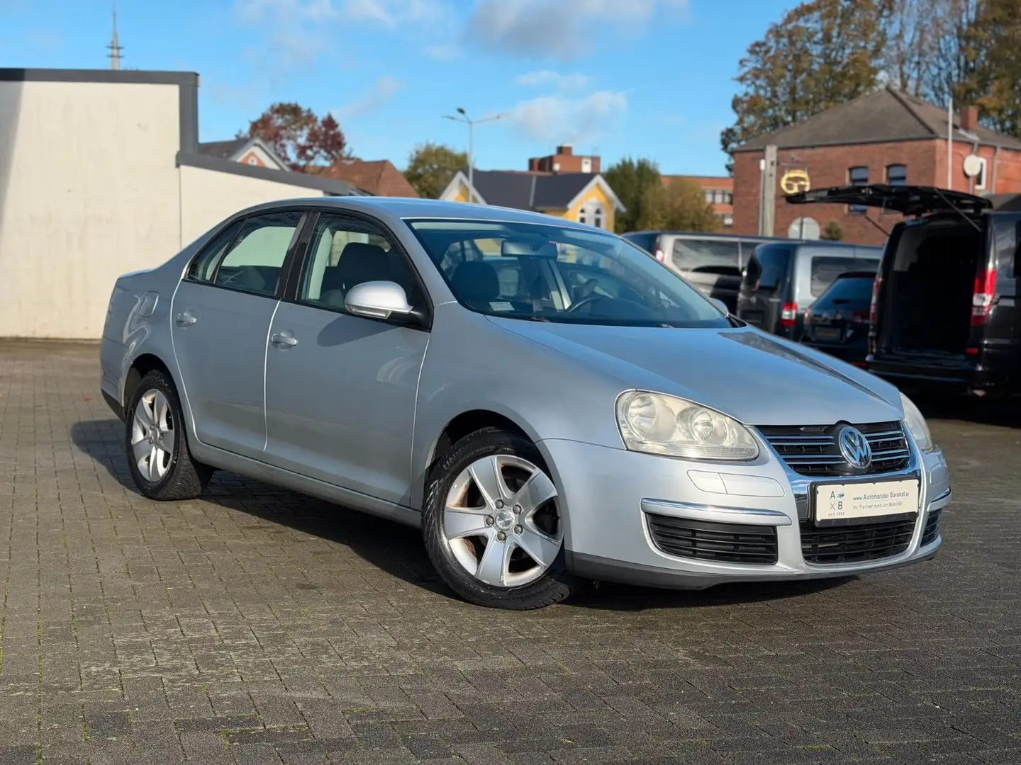 Volkswagen Jetta V Trendline 1.9 TDI 1.Hand Klima Wenig KM Silber - 1