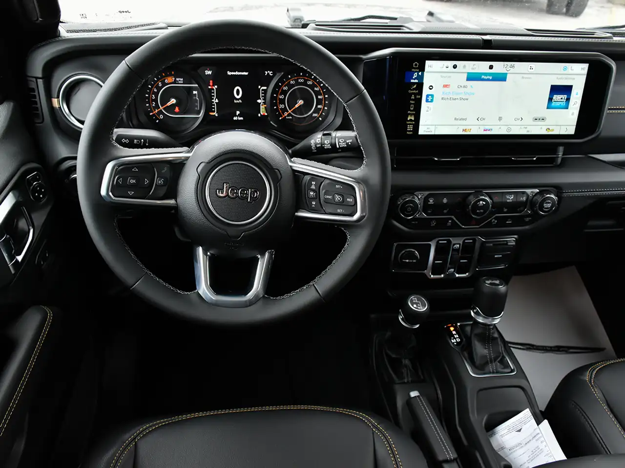 Jeep Wrangler снимка Jeep Wrangler