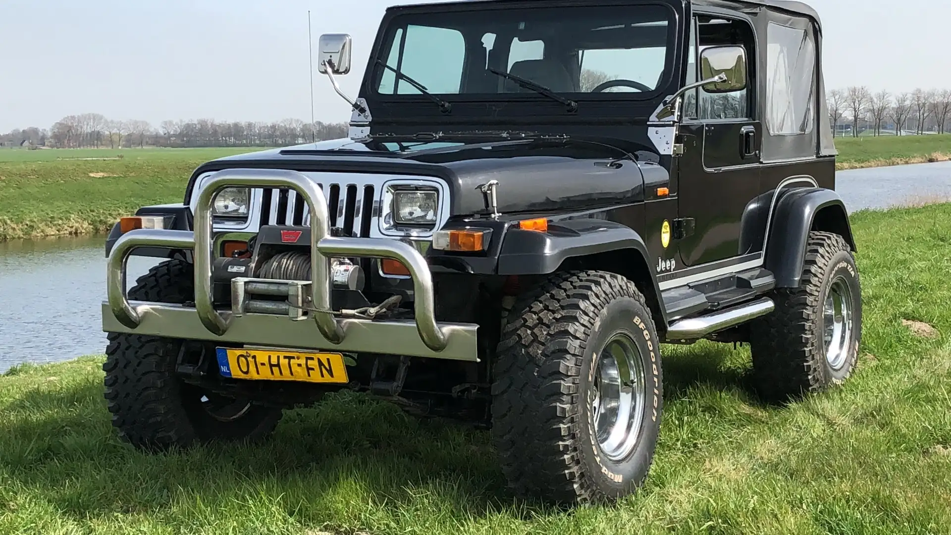 Jeep Wrangler Laredo 4.0 YJ Fekete - 1