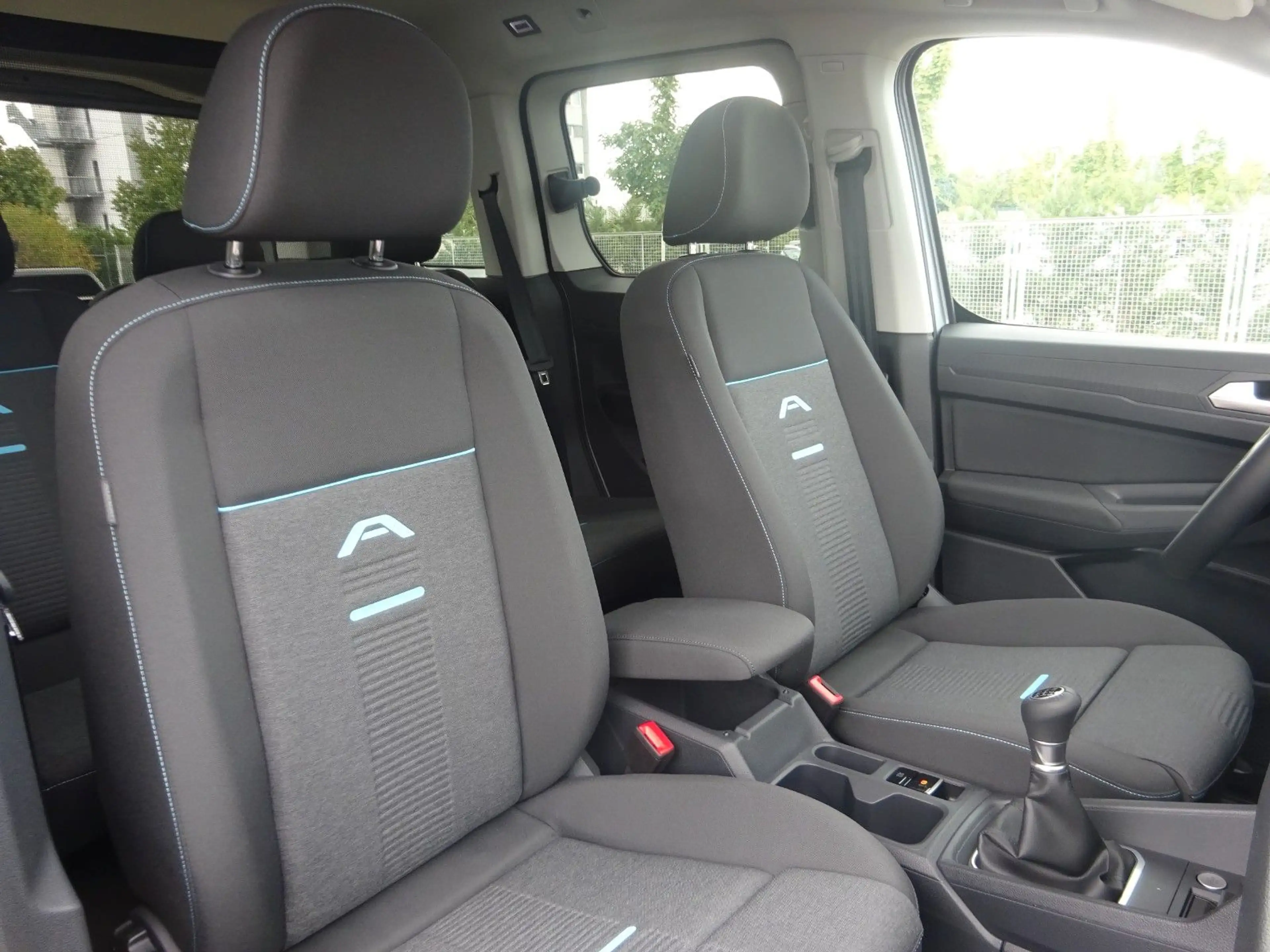 Ford Tourneo Connect L1 Active 4x4 Stndhz Navi AGR — photo 13