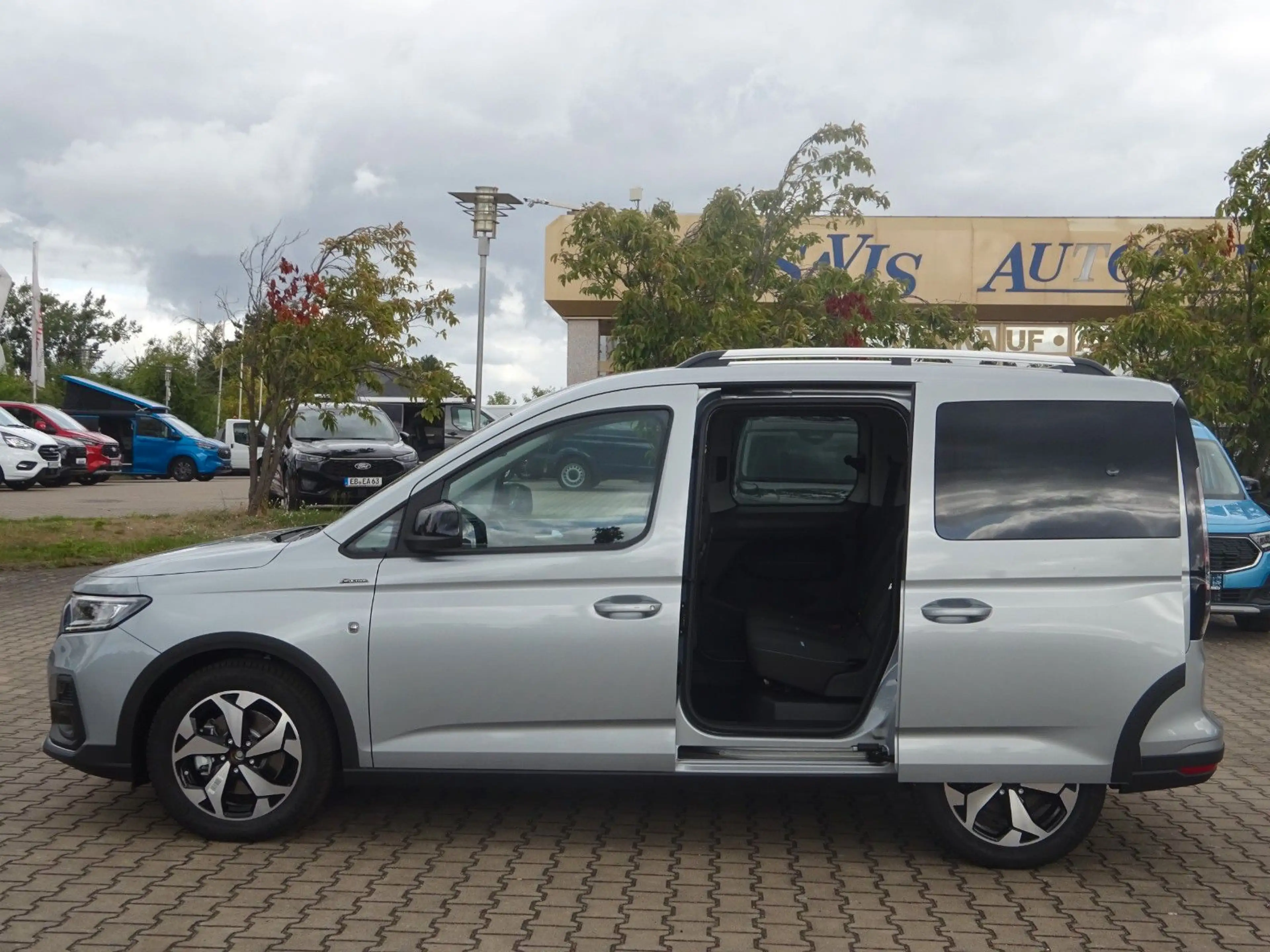 Ford Tourneo Connect L1 Active 4x4 Stndhz Navi AGR — photo 3