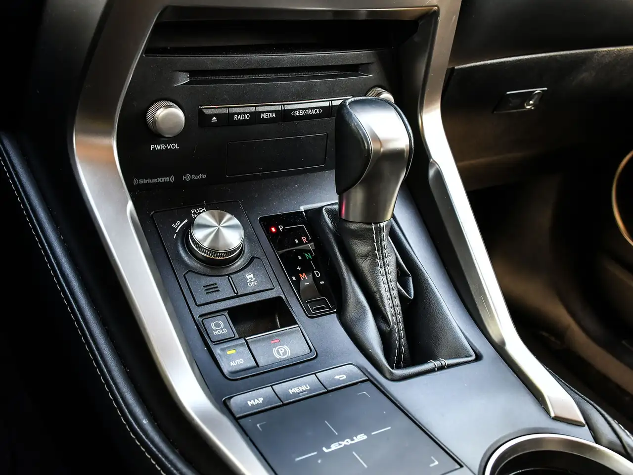 Lexus NX снимка Lexus NX