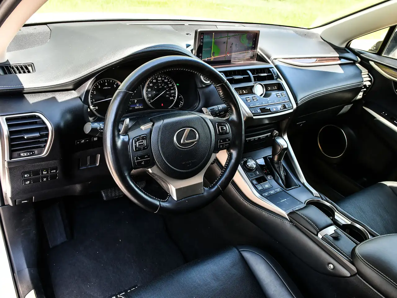 Lexus NX снимка Lexus NX
