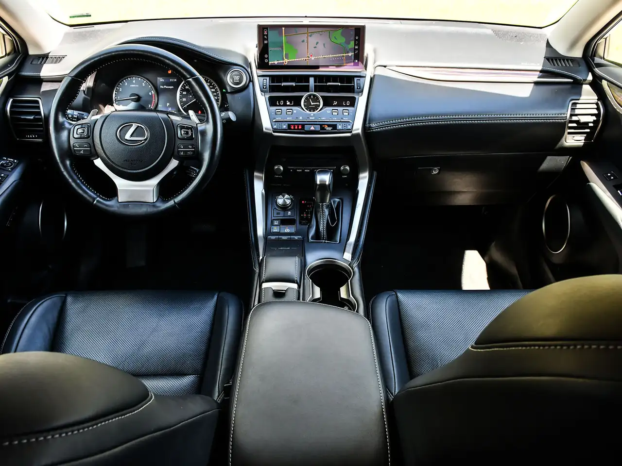 Lexus NX снимка Lexus NX
