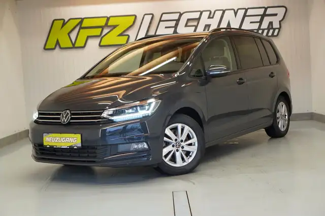 Volkswagen Touran view 8