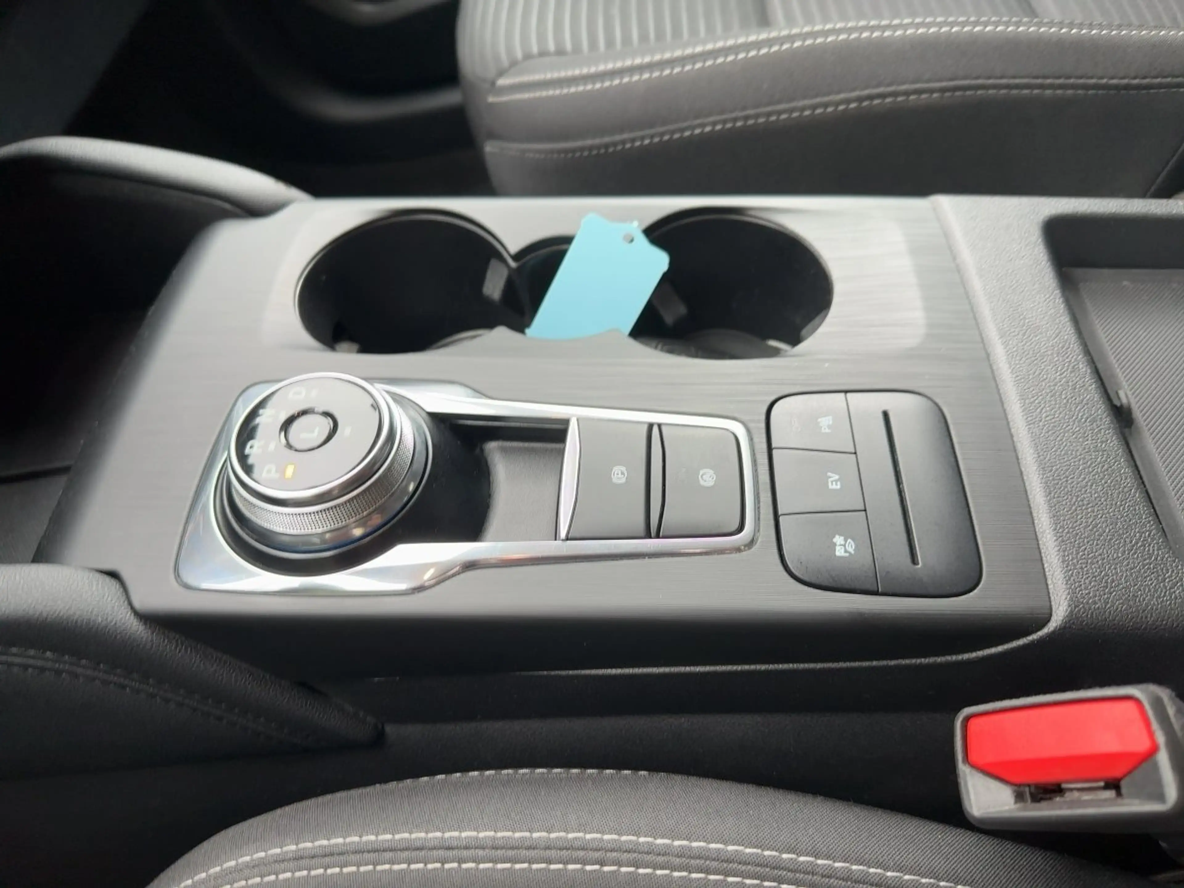 Ford Kuga Titanium PHEV Navi+Kamera+Winterpaket — photo 15
