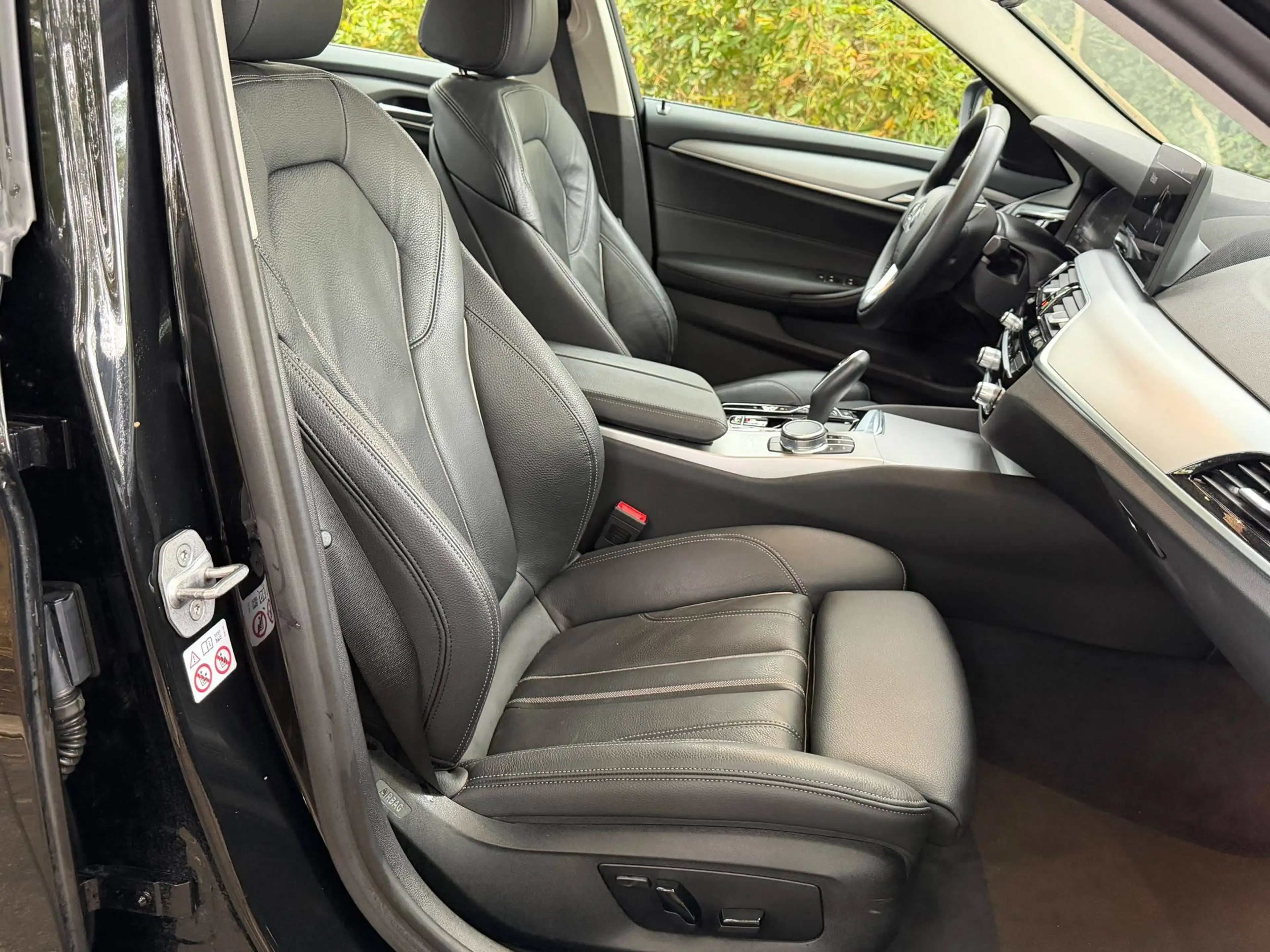 BMW 530 530eXA Led-ACC-Head Up-Cockpit Pro-Comfort Zetels-Cam-20" — photo 14