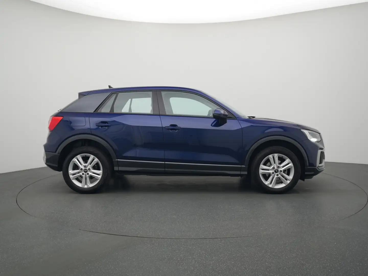 Audi Q2 advanced S TRON AHK KAM ACC LED APP Blau - 2