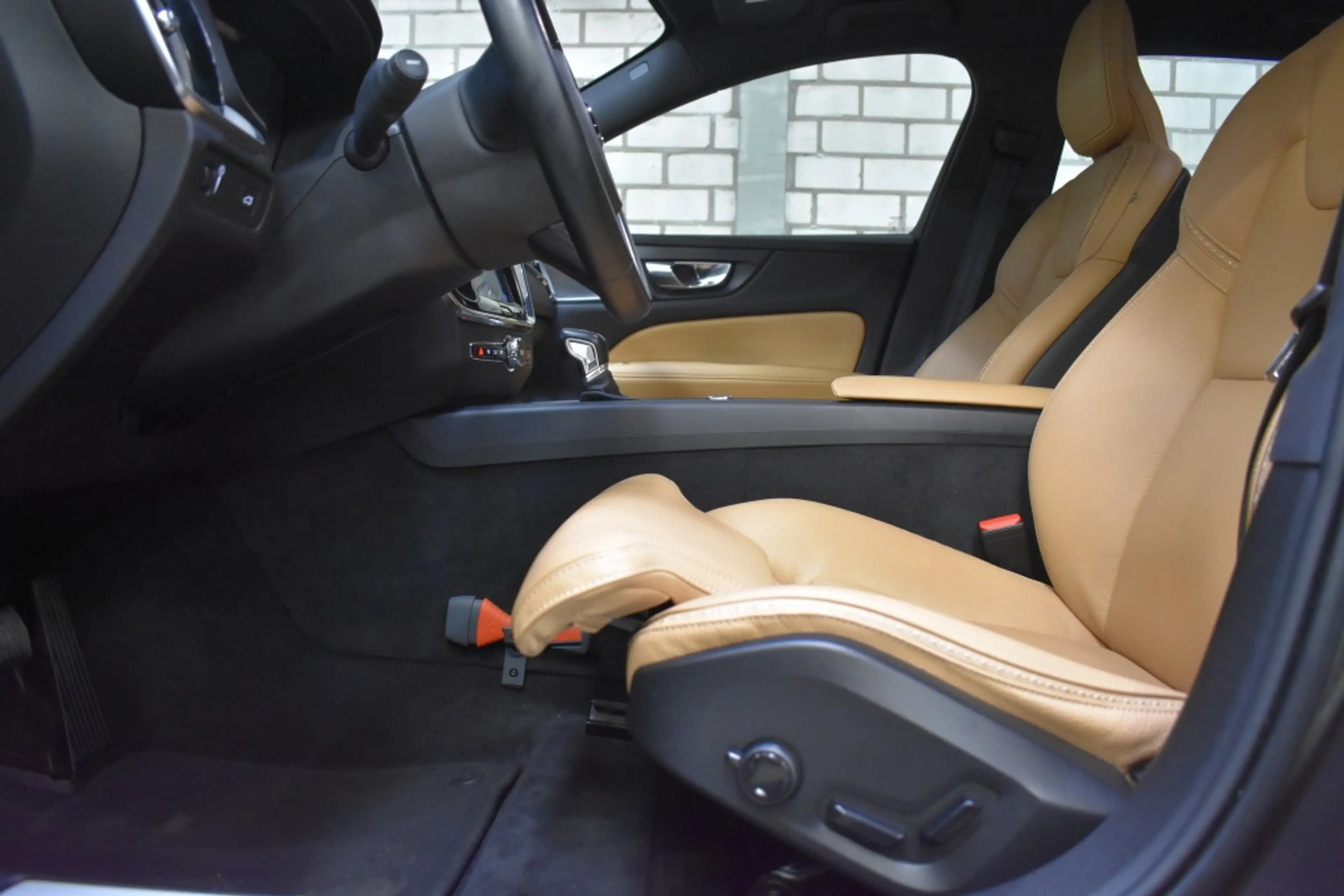 Volvo V60 Cross Country T5 250PK AWD Cross Country | Trekhaak | Harman Kar — photo 16