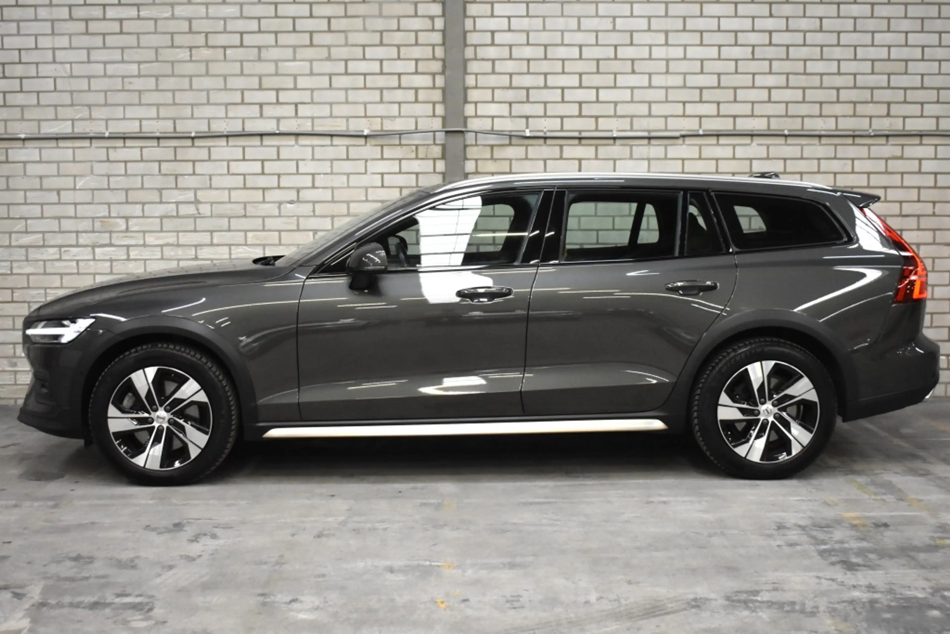 Volvo V60 Cross Country T5 250PK AWD Cross Country | Trekhaak | Harman Kar — photo 13