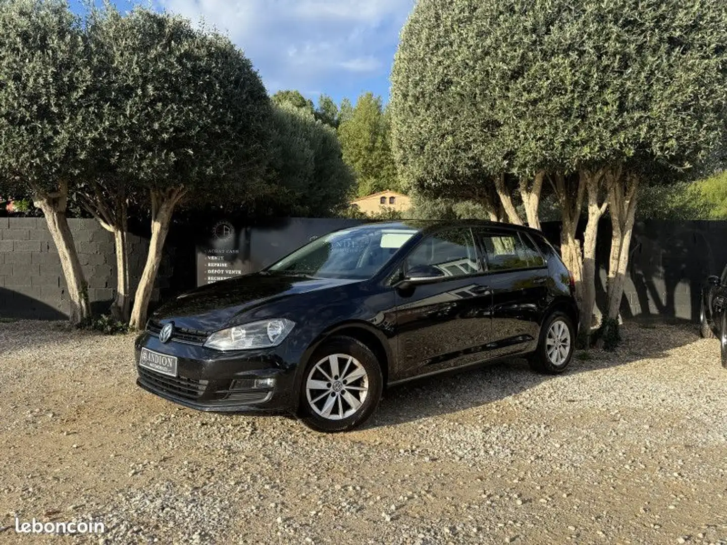 Volkswagen Golf VII 1.6 TDI 105CH BLUEMOTION TECHNOLOGY FAP CONFORTLINE BUSINESS 5P Zwart - 1