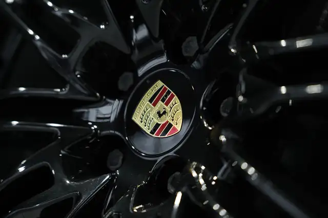 Porsche Cayenne view 14