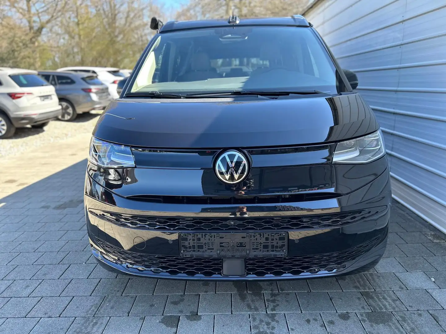Volkswagen T7 California Beach LÜ 130 kW (177 PS), Automatik, Allrad Schwarz - 2