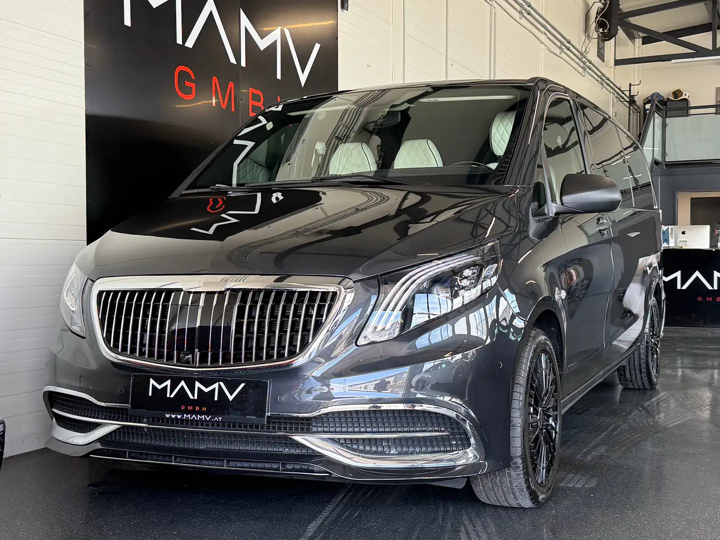 Mercedes-Benz Vito Tourer RWD extralang Firstclass VIP Umbau*MwSt. ausweisbar Grau - 1