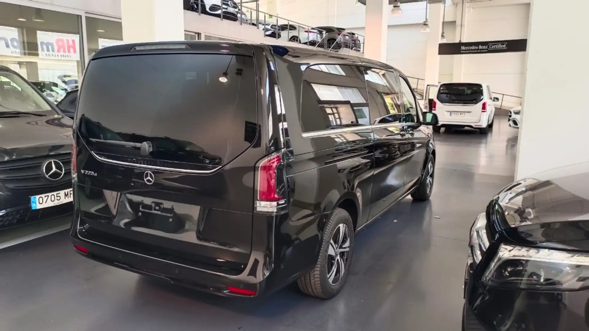 Mercedes-Benz V 220 220d Extralargo Avantgarde Schwarz - 2