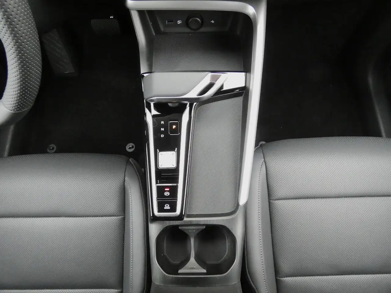 MG ZS Hybrid+ Luxury 360°Kam+LED+Distr+Navi+SHZ+LHZ 19
