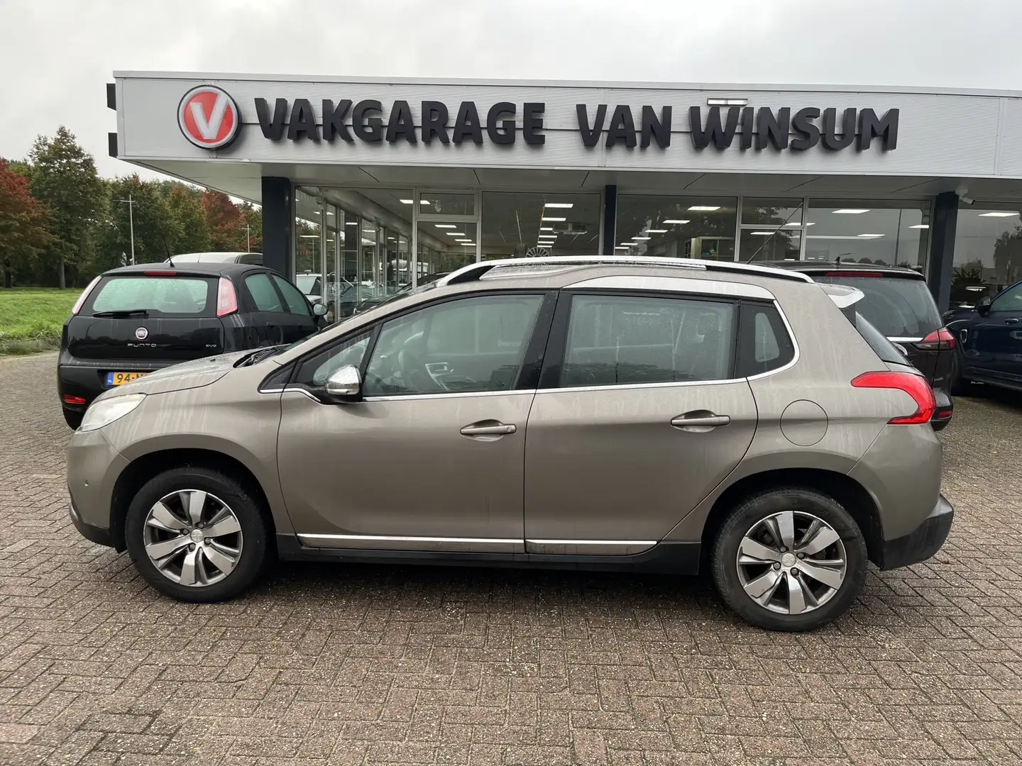 Peugeot 2008 1.2 VTi Allure Pack Premium Plus trekhaak Cruise l Grijs - 2