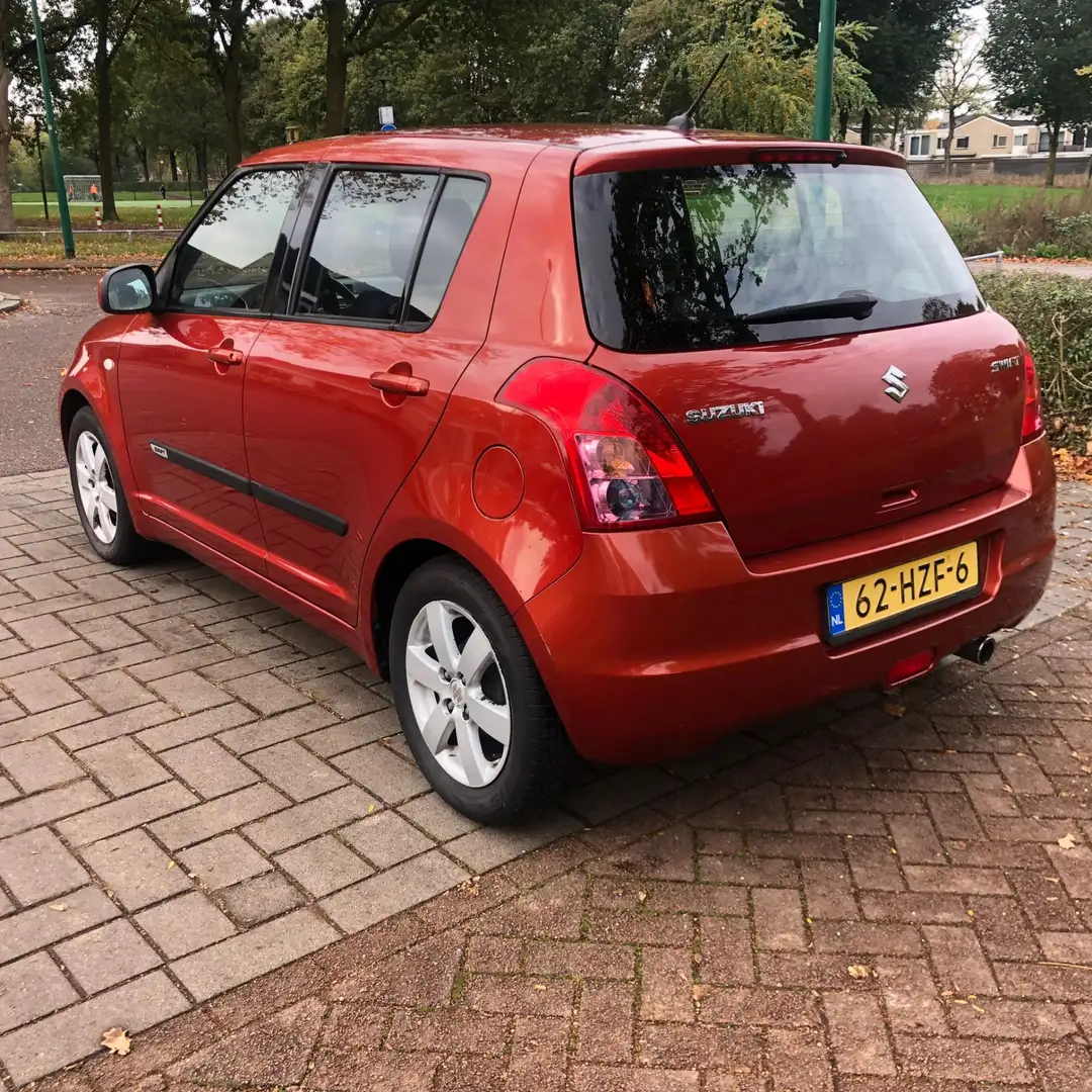 Suzuki Swift 1.3 Shogun nieuwe APK! Rood - 1