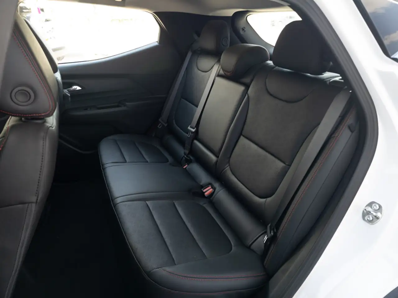 Chevrolet Bolt photo Chevrolet Bolt