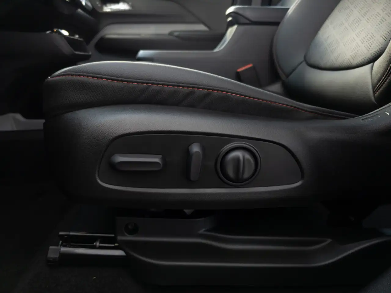 Chevrolet Bolt photo Chevrolet Bolt