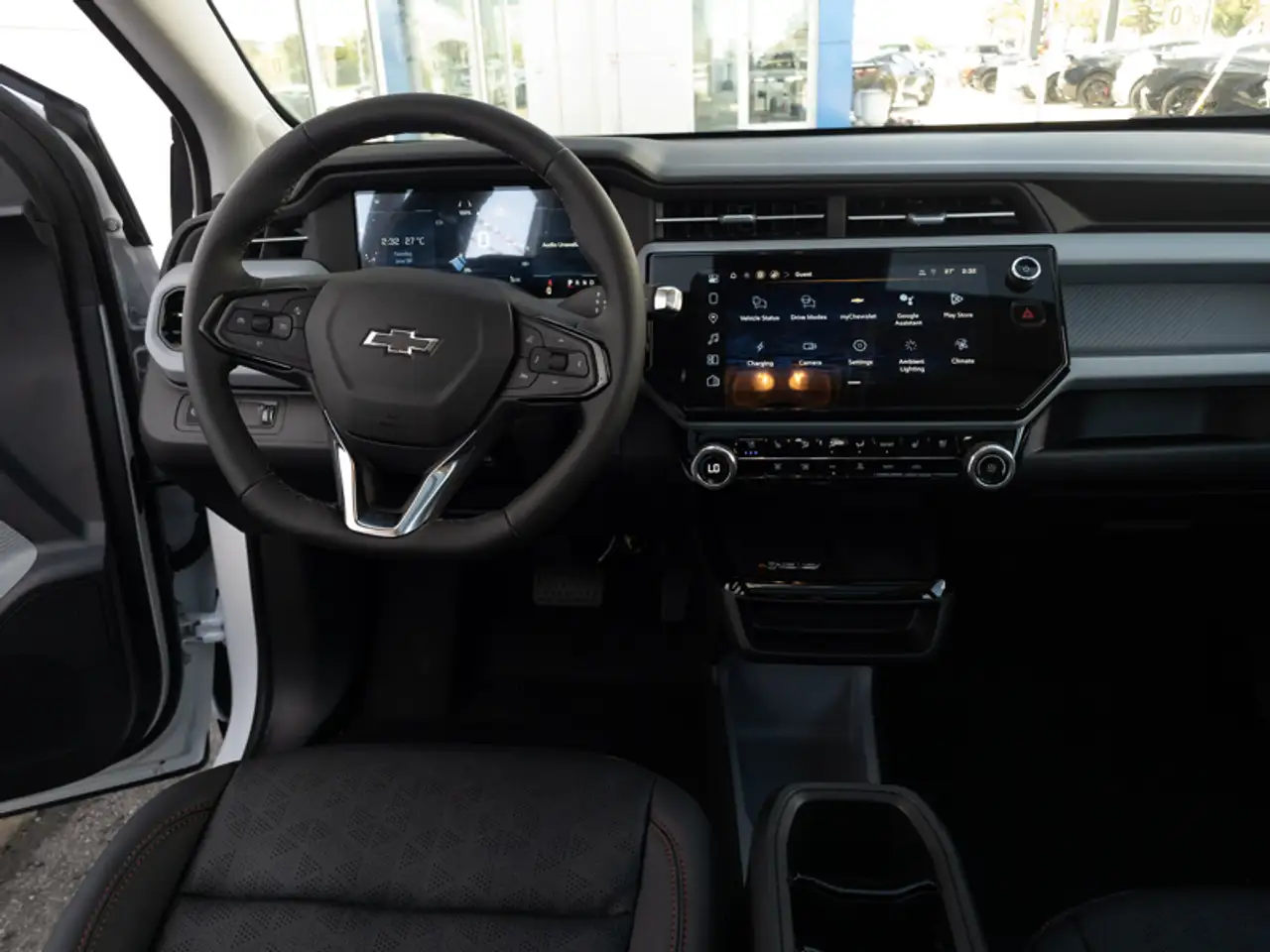 Chevrolet Bolt photo Chevrolet Bolt