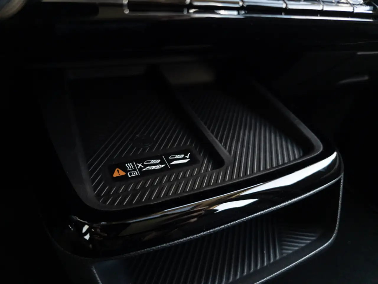 Chevrolet Bolt photo Chevrolet Bolt