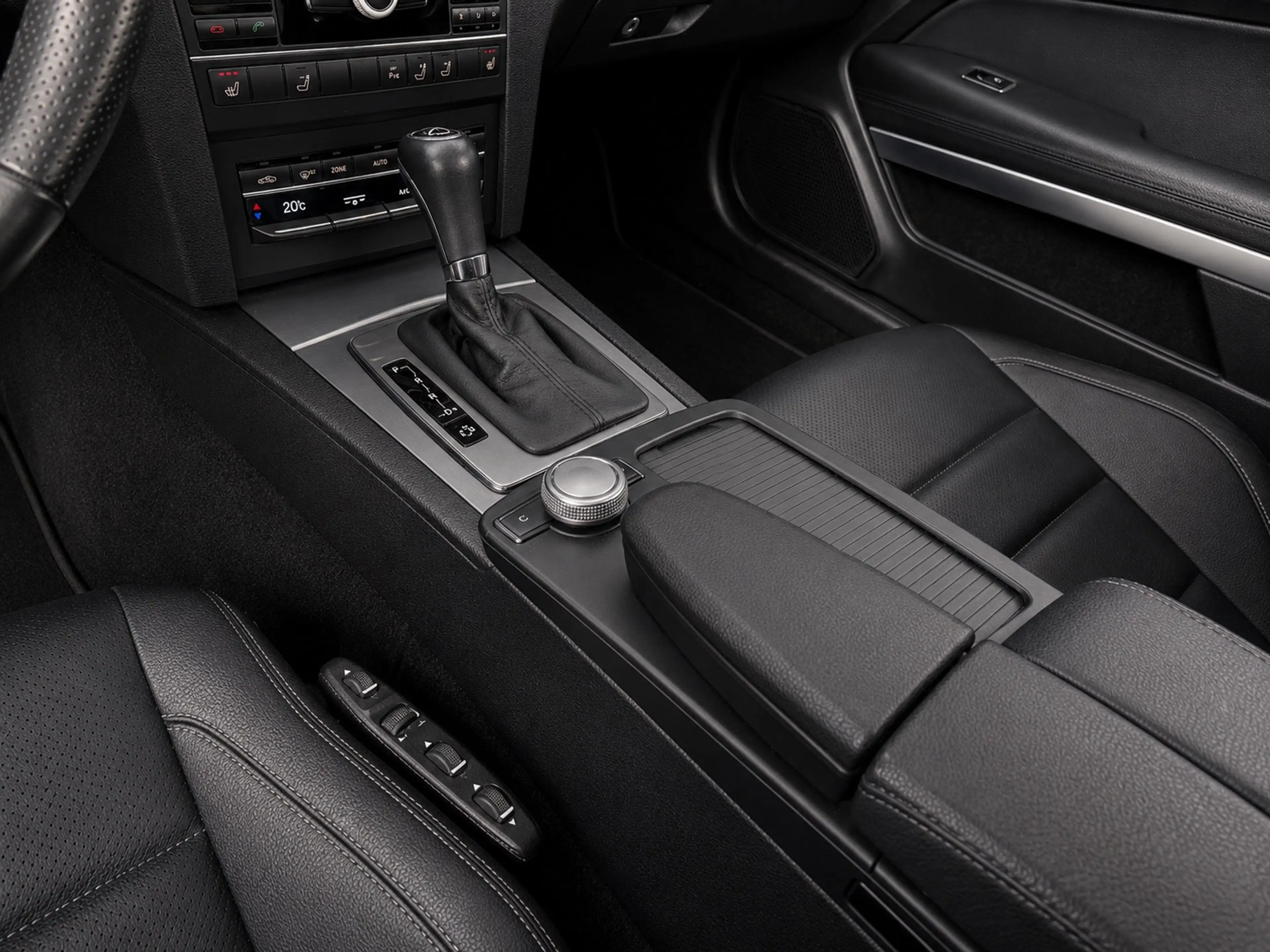 Mercedes-Benz E 250 Cabrio CGI Elegance — photo 15