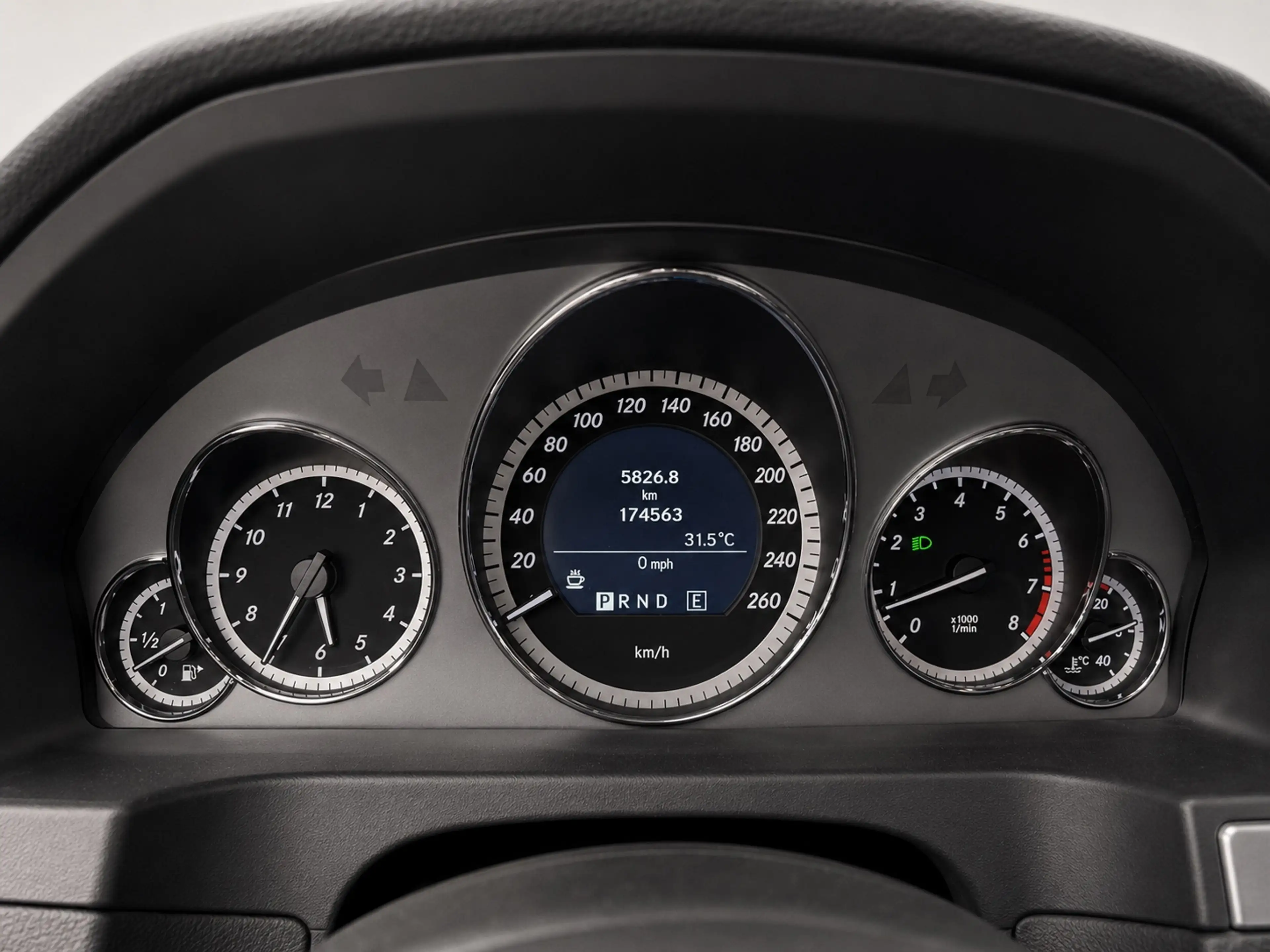 Mercedes-Benz E 250 Cabrio CGI Elegance — photo 13