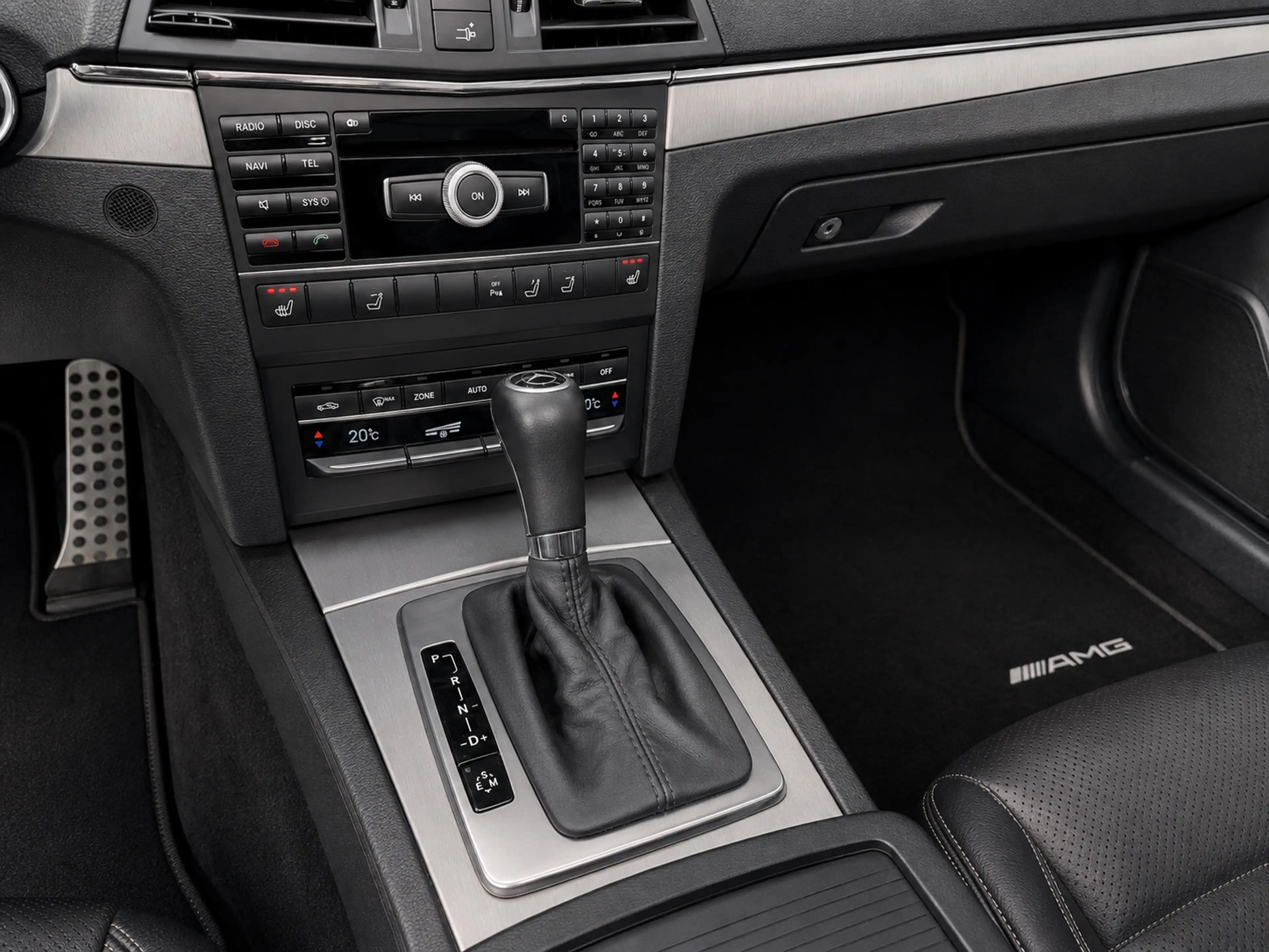 Mercedes-Benz E 250 Cabrio CGI Elegance — photo 11