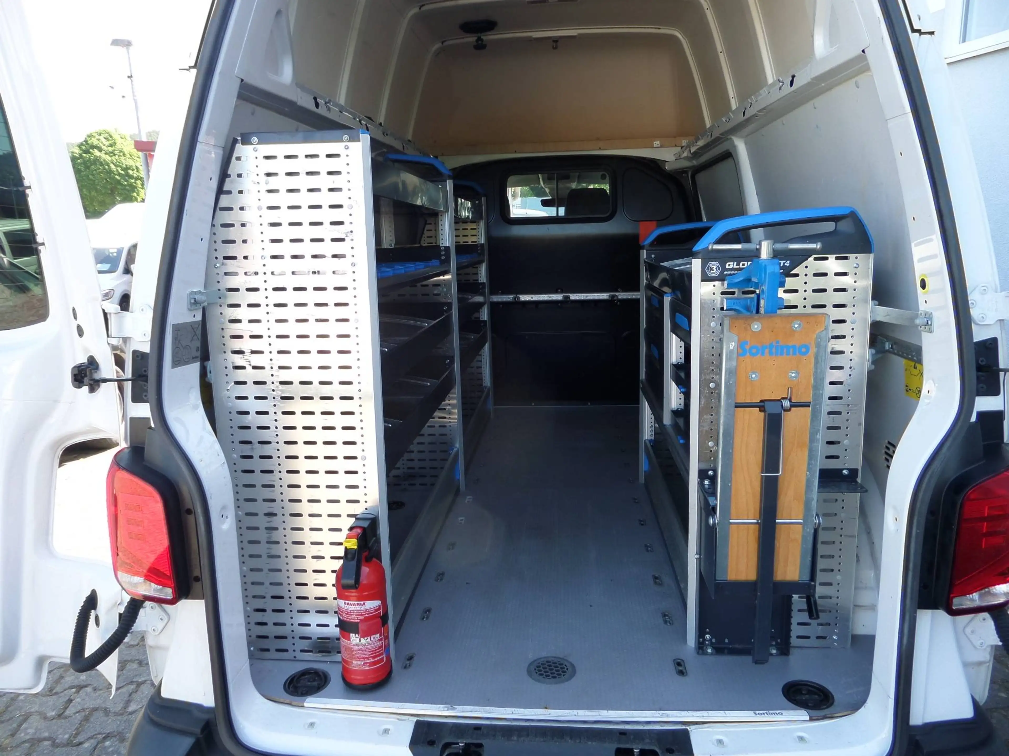 Volkswagen T6.1 Transporter 4MOTION lang&hoch+Schraubstock+Regale+Klima+LED+Standhzg+Tempo+1.Hand — photo 9