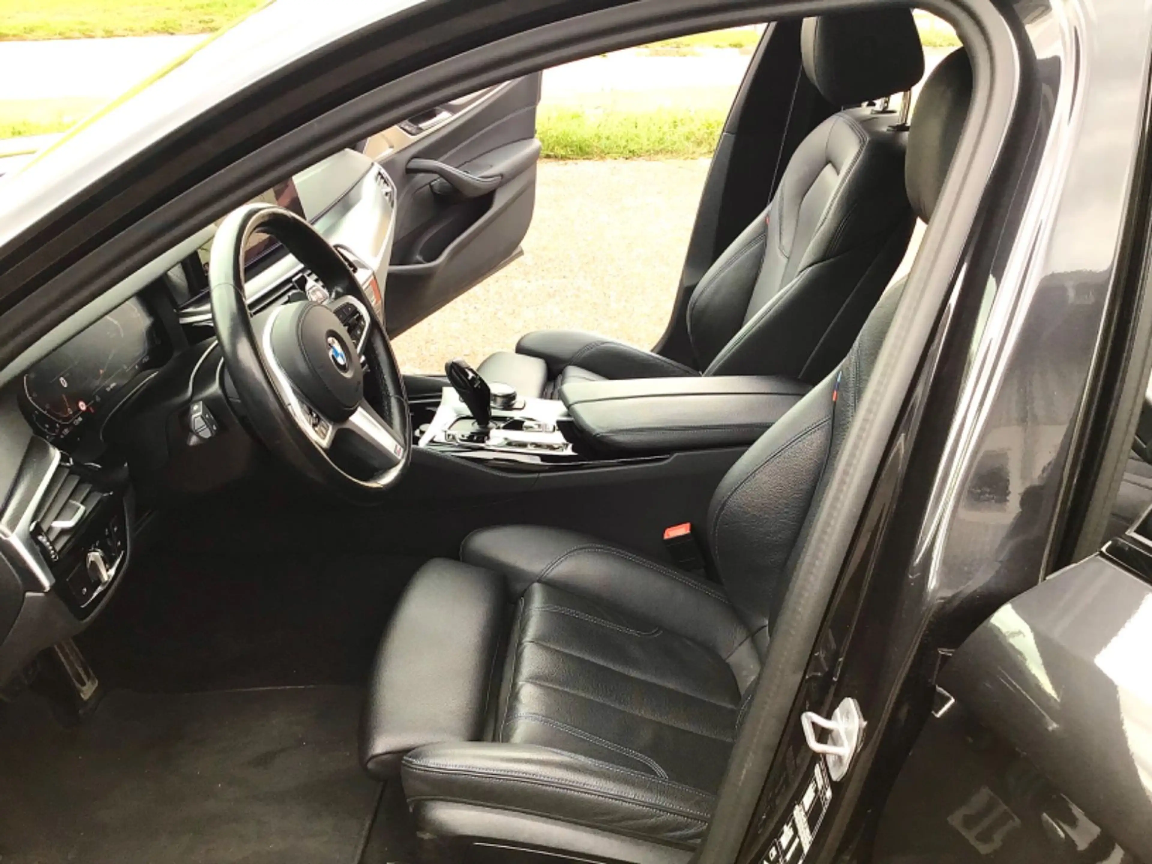 BMW 530 d xDrive M Sport Paket Mod.23-MEGA Ausstat.! — photo 8