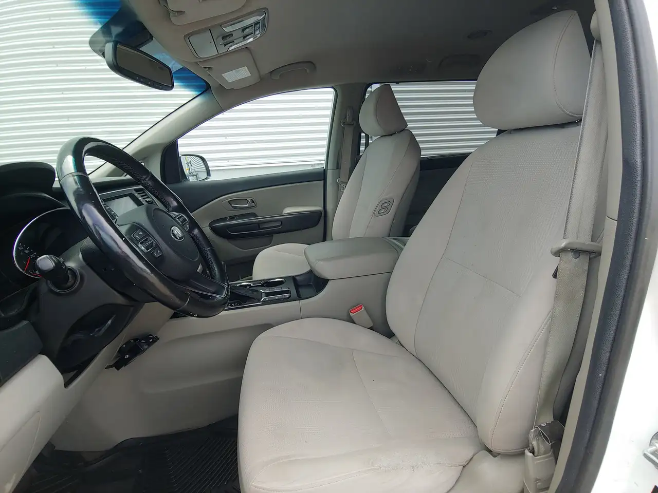 Kia Sedona снимка Kia Sedona
