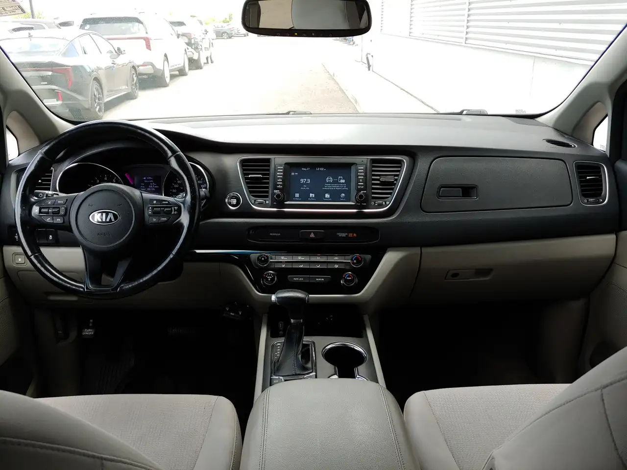 Kia Sedona снимка Kia Sedona