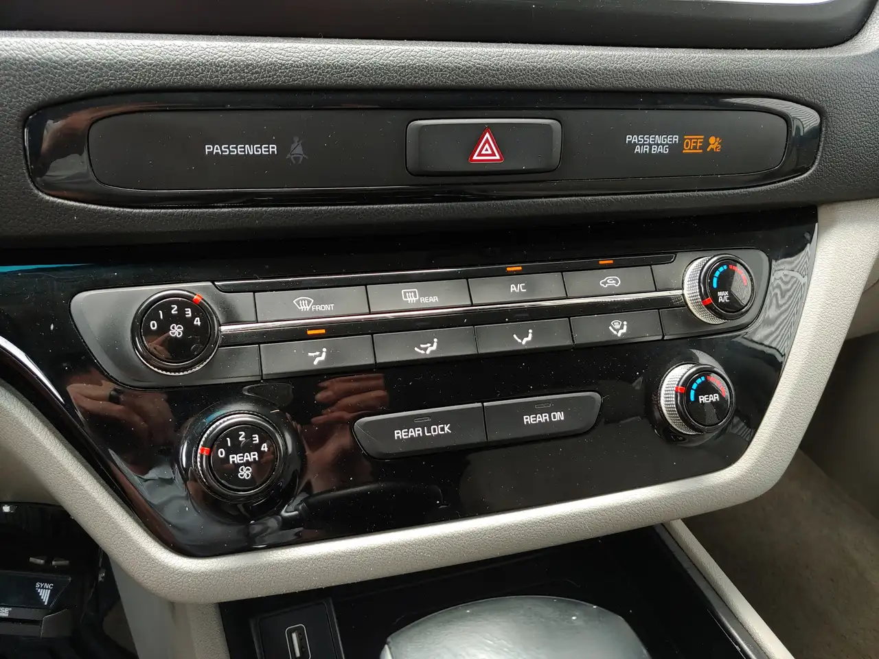 Kia Sedona снимка Kia Sedona
