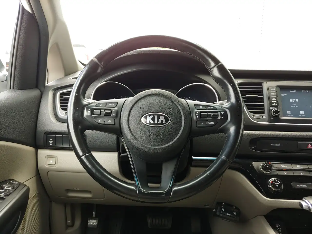 Kia Sedona снимка Kia Sedona