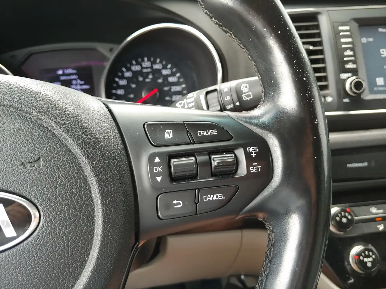 Kia Sedona снимка Kia Sedona