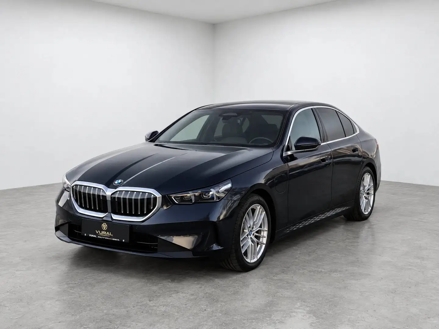 BMW 530 530e xDrive | Driving Assistant Professional | Innovations-Paket | Leaser | Grau - 2