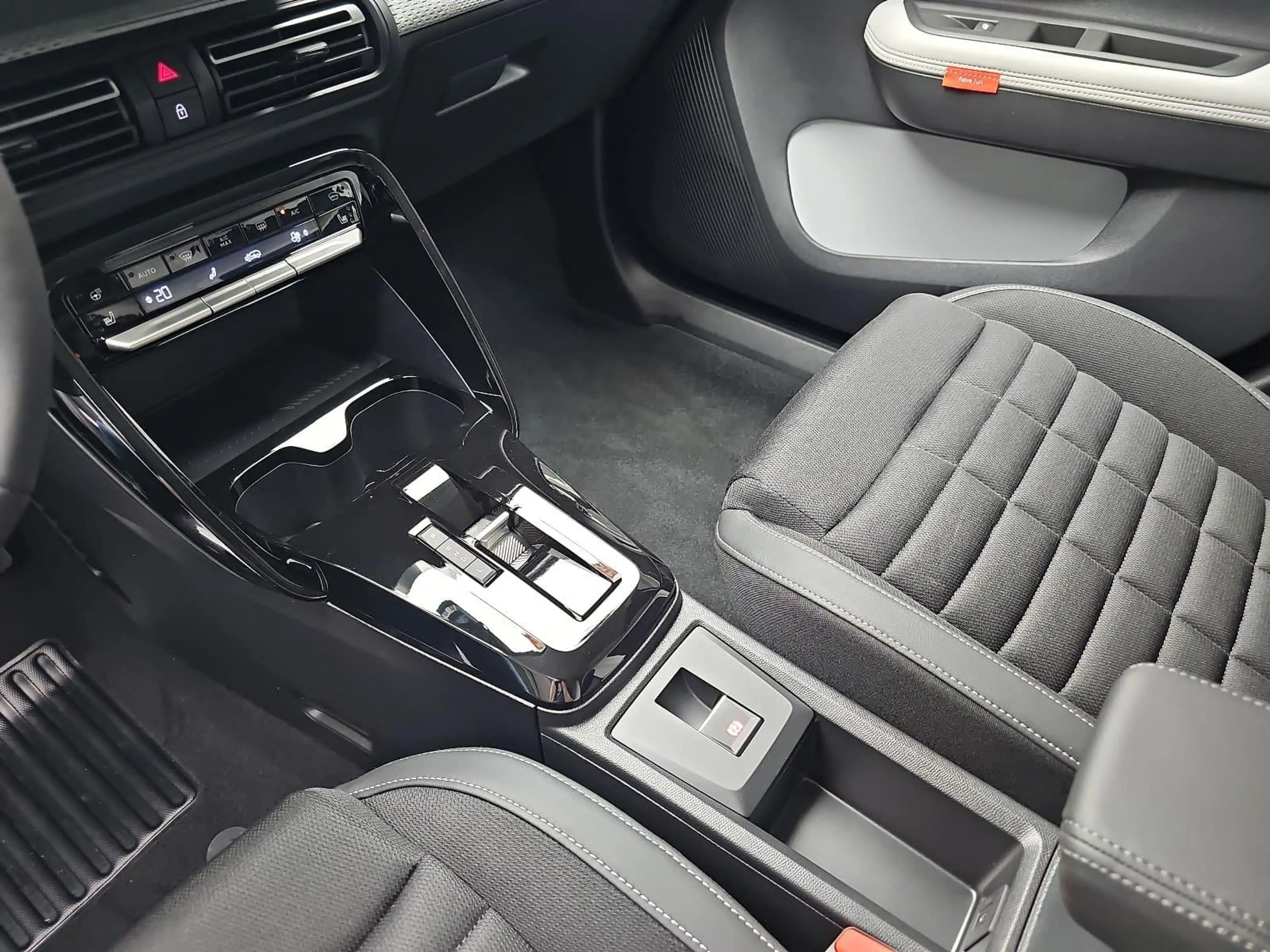 Citroen C3 Aircross C3 AIRCROSS 1.2 HYBRID 145 E-DCS6 PLUS 7-S — photo 13