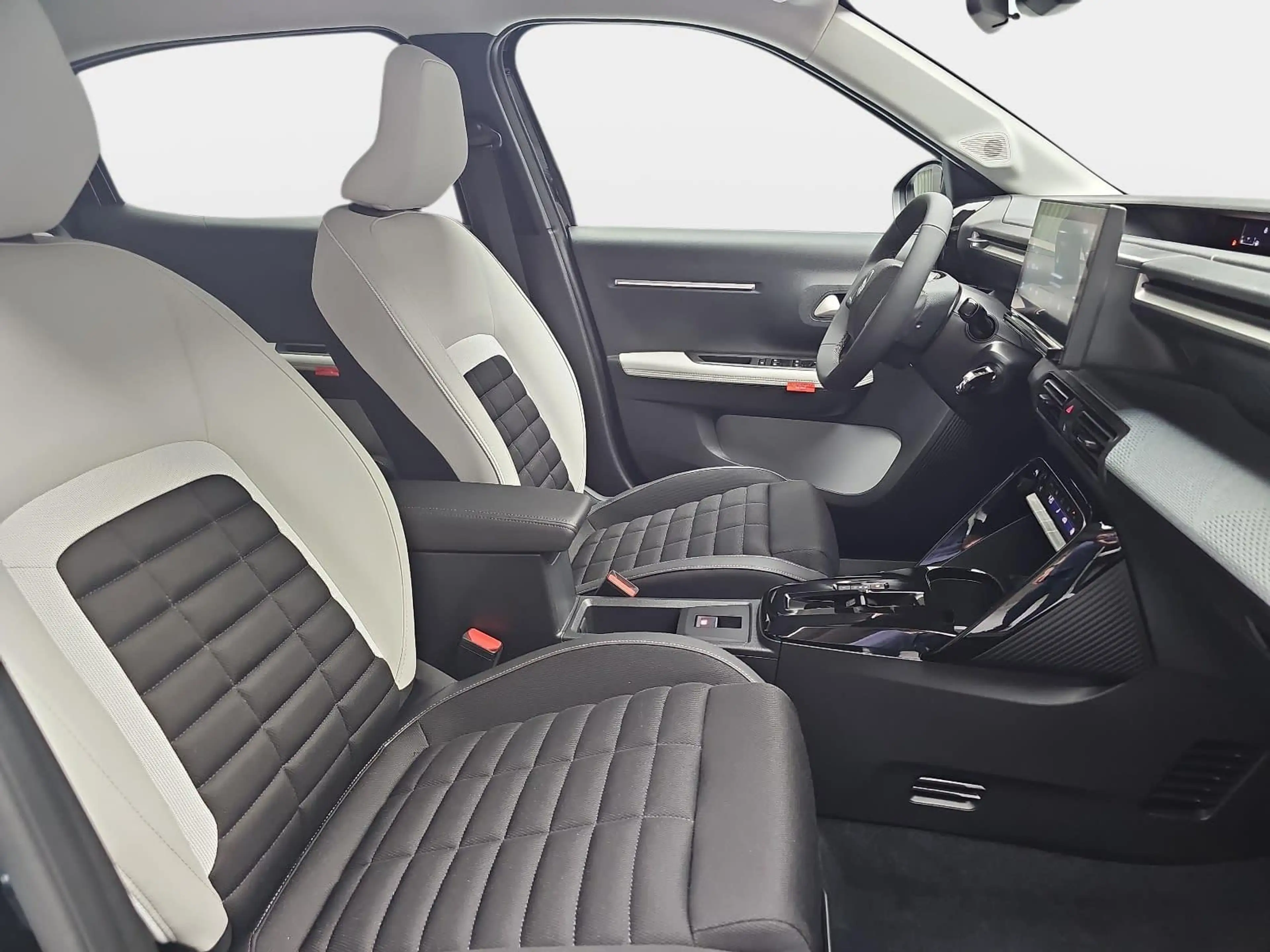 Citroen C3 Aircross C3 AIRCROSS 1.2 HYBRID 145 E-DCS6 PLUS 7-S — photo 17